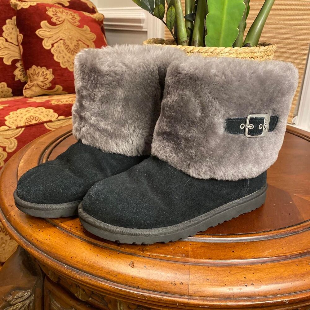 y2k UGG Ellee boots black with gray fur sheepskin ankle boots